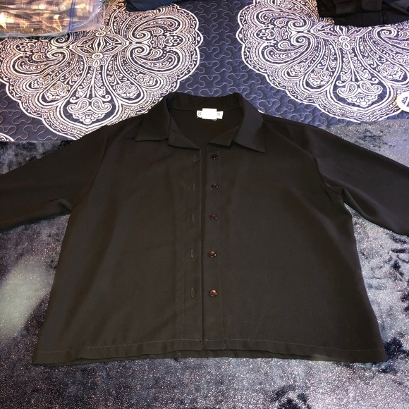 Briggs petite black  lightweight top size medium - Picture 9 of 10